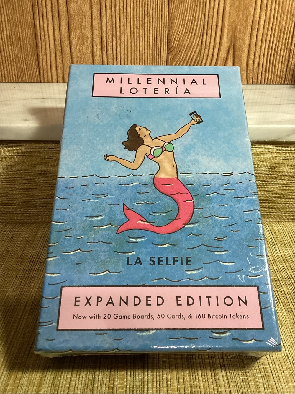 Millennial Lotería 'La Selfie' Expanded Edition - Blue & Pink Game Box